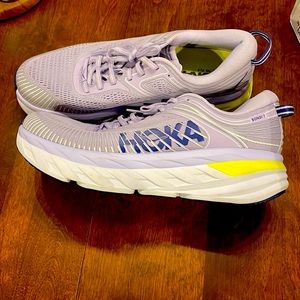 HOKA ONE 1110519-PHCB: Women's Bondi 7 Purple Heather/Clematis Blue Running Shoe